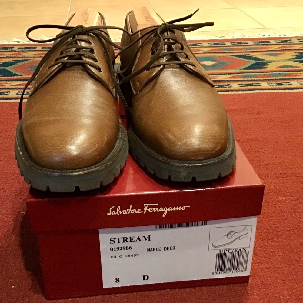 FERRAGAMO LACE TIE UP OXFORDS